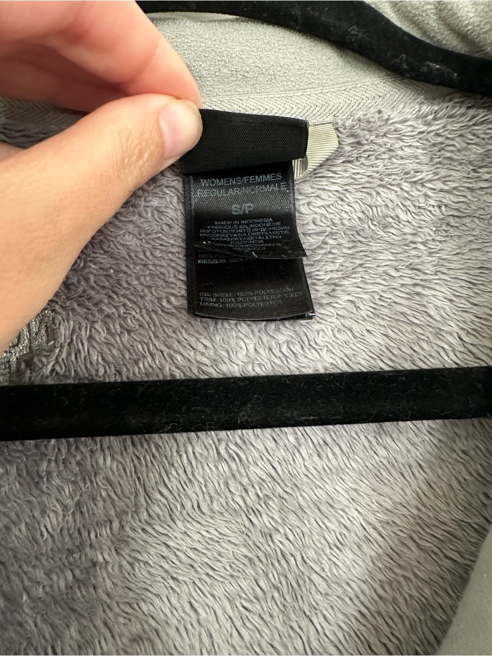 The North Face Women's Light Gray Teddy Fleece Jacket - Picture 3 of 3